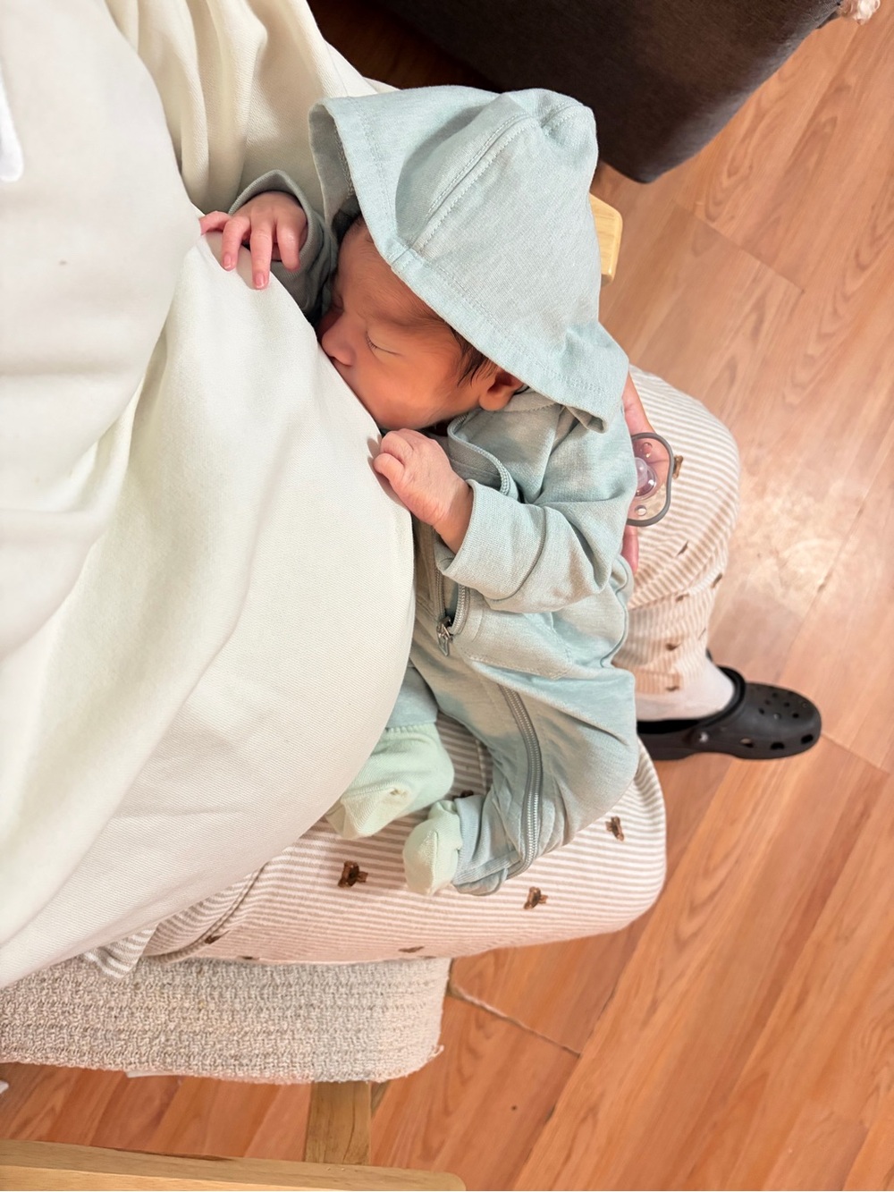 Nike Infant Cream & Taupe Swoosh Bodysuit Set - Picture 4 of 4